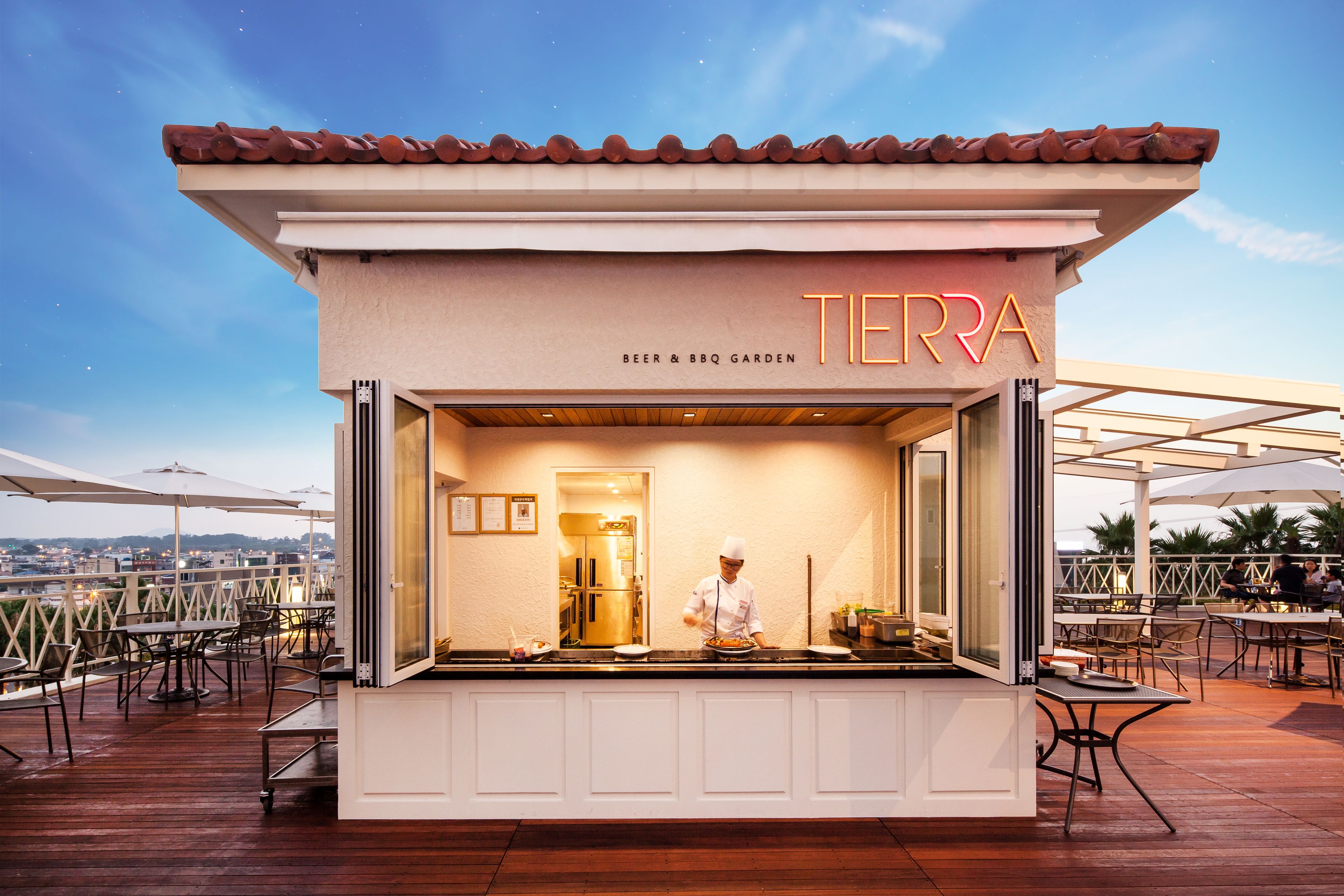 2 restaurants, breakfast served, Korean cuisine