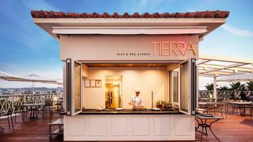 2 restaurants, breakfast served, Korean cuisine