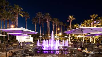 2 restaurants, breakfast served, Korean cuisine