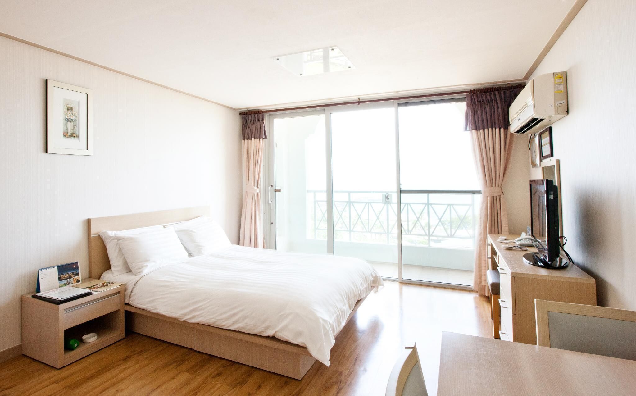 Down duvets, blackout curtains, soundproofing, free WiFi