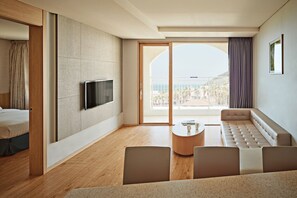 Untuvapeitot, pimennysverhot, äänieristys, ilmainen Wi-Fi