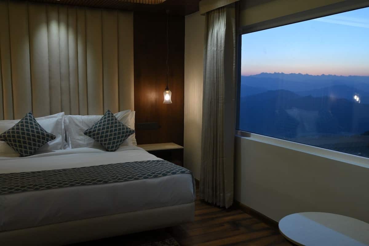 Executive Room | Individually decorated, iron/ironing board, free WiFi, bed sheets