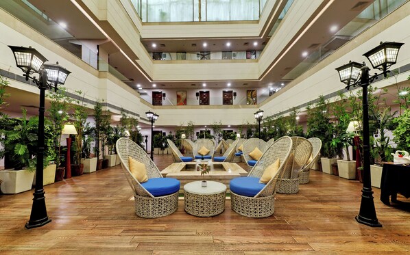 Cafe - The Fern Residency Rajkot, Series by Marriott (Rajkot)