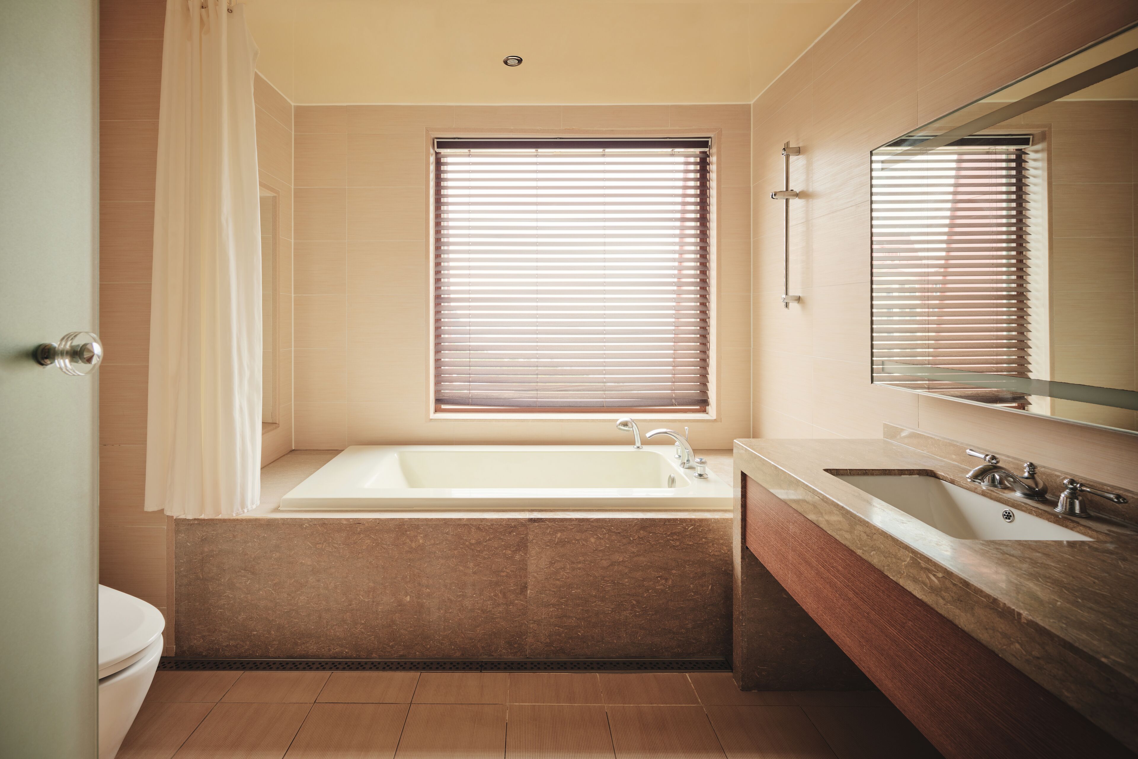 shower, rainfall showerhead, free toiletries, hair dryer