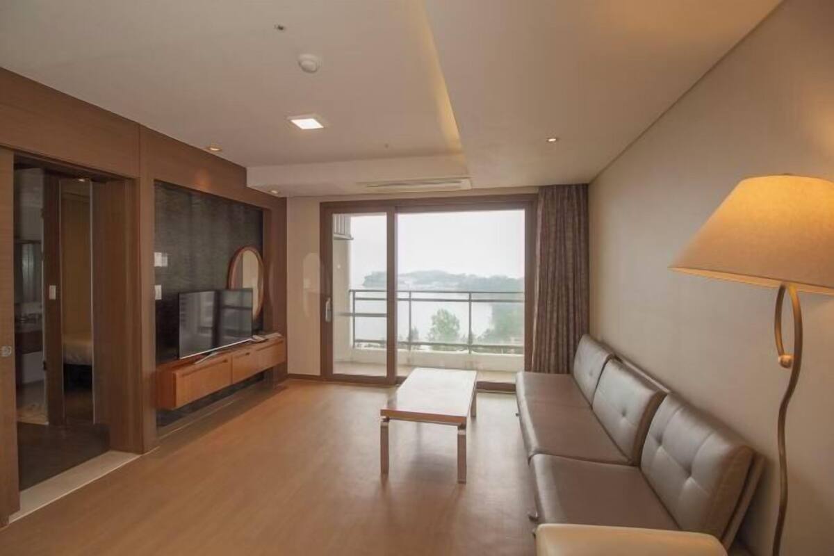 Living area | 32-inch LCD TV with digital channels, TV