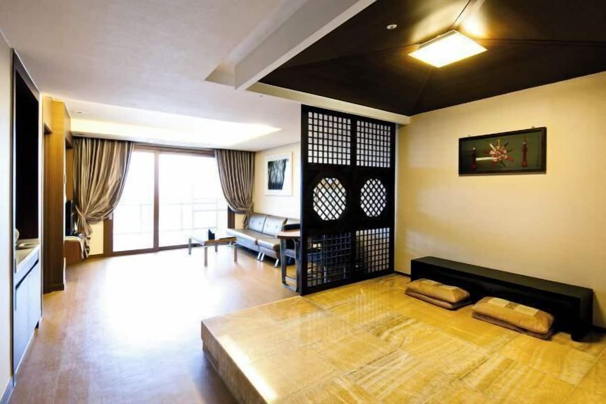 Living area | 32-inch LCD TV with digital channels, TV