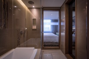 Premium bedding, in-room safe, desk, free WiFi - Green World JianPei (Taipei)