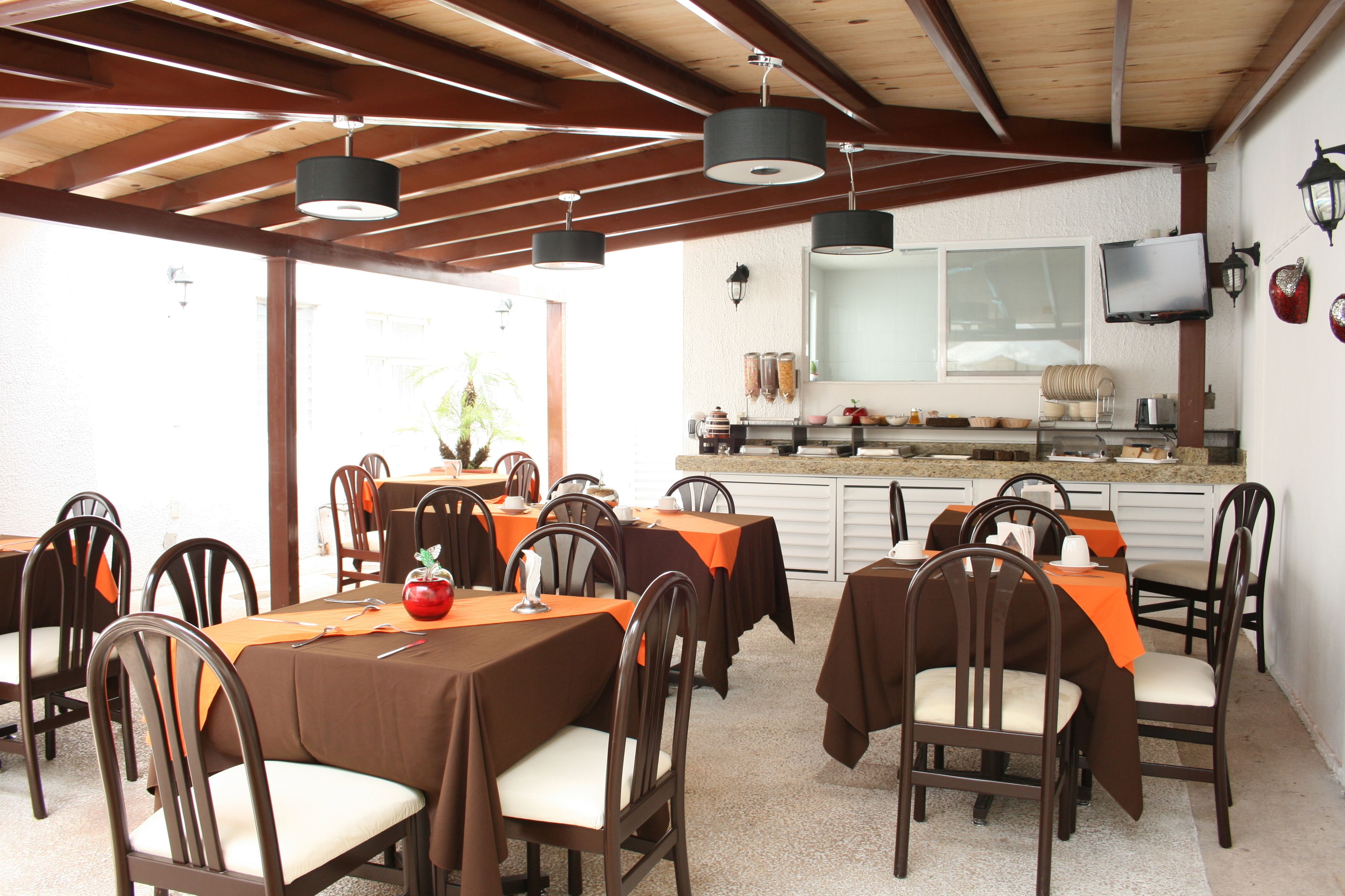 breakfast and dinner served