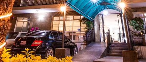 Façade de l’hébergement - soirée/nuit