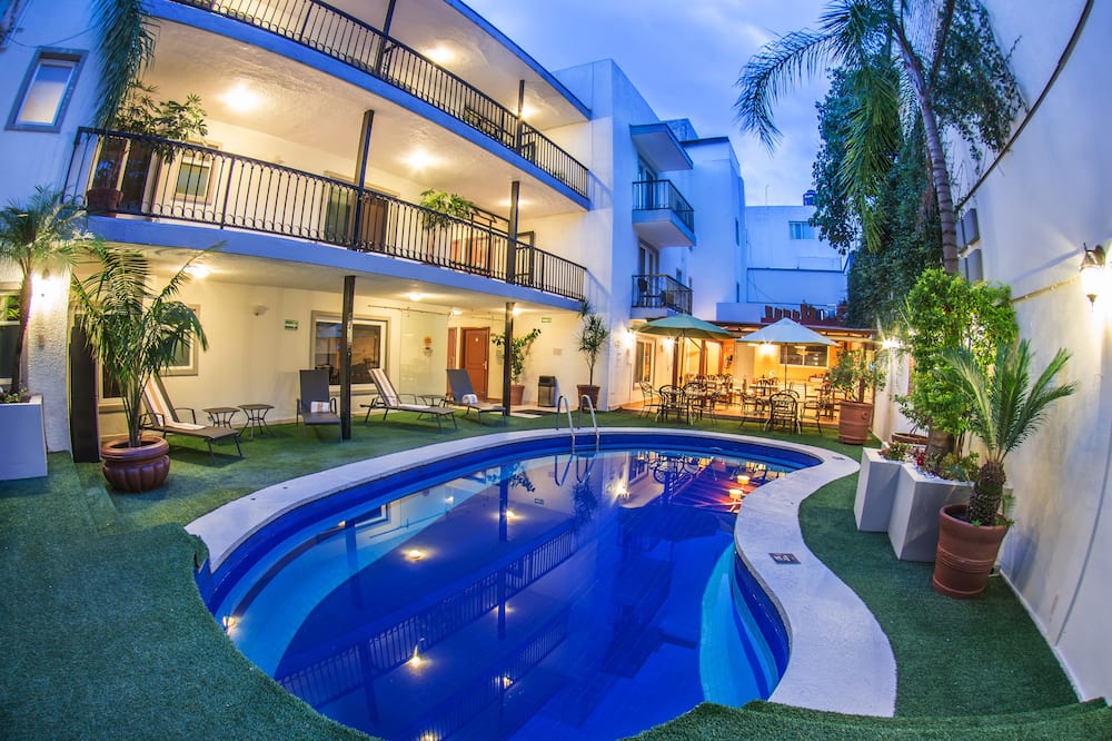Del Marqués Hotel and Suites