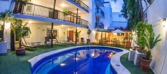 Del Marqués Hotel and Suites