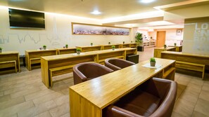 Dagelijks ontbijtbuffet (EUR 6.5 per persoon)