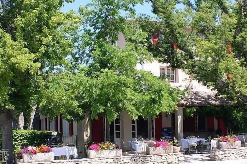 Hôtellerie du Domaine de Cabasse