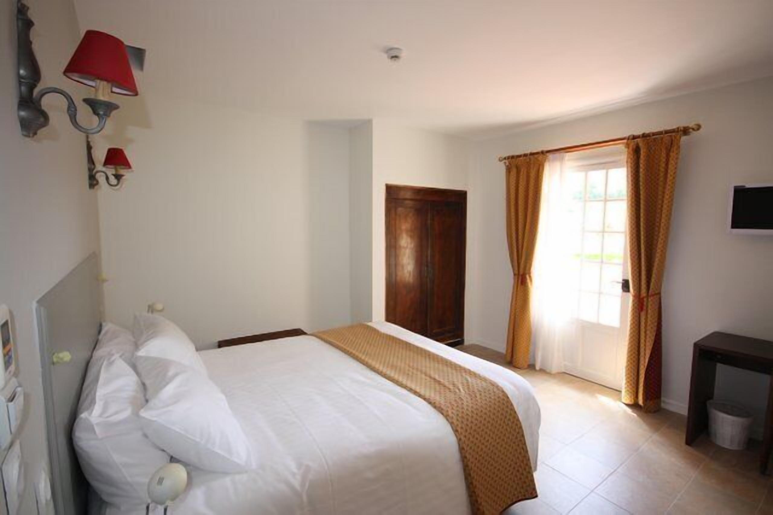 superior double or twin room | premium bedding, desk, free cots/infant beds, rollaway beds