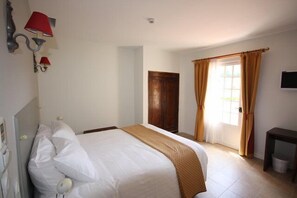 Superior Double or Twin Room | Premium bedding, desk, free cots/infant beds, rollaway beds