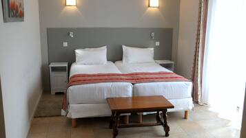 Chambre double ou avec lits jumeaux Grand Cru (Countryside view) | Literie de qualité supérieure, bureau, lits bébé (gratuits)