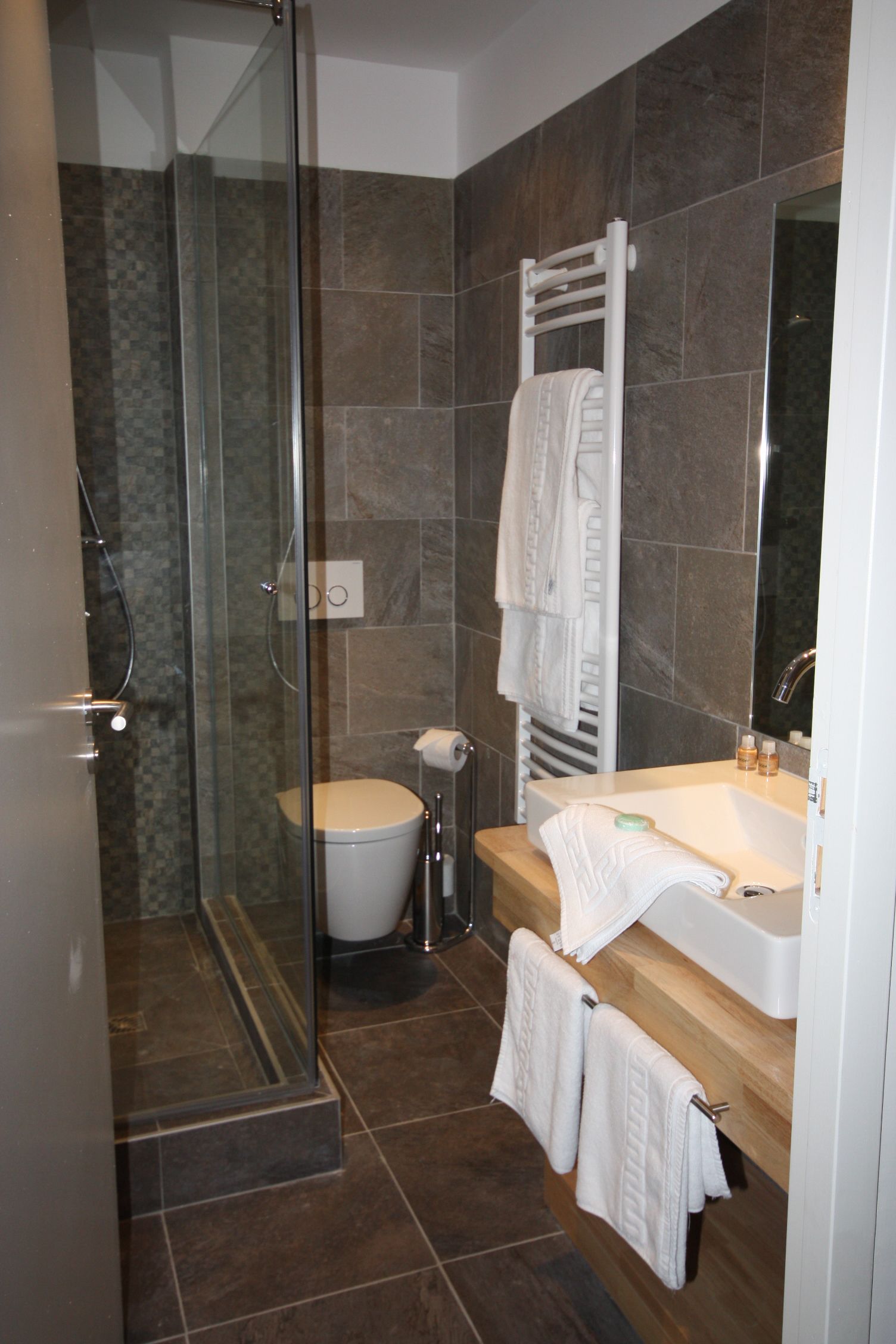 superior double or twin room | bathroom | free toiletries, hair dryer, towels