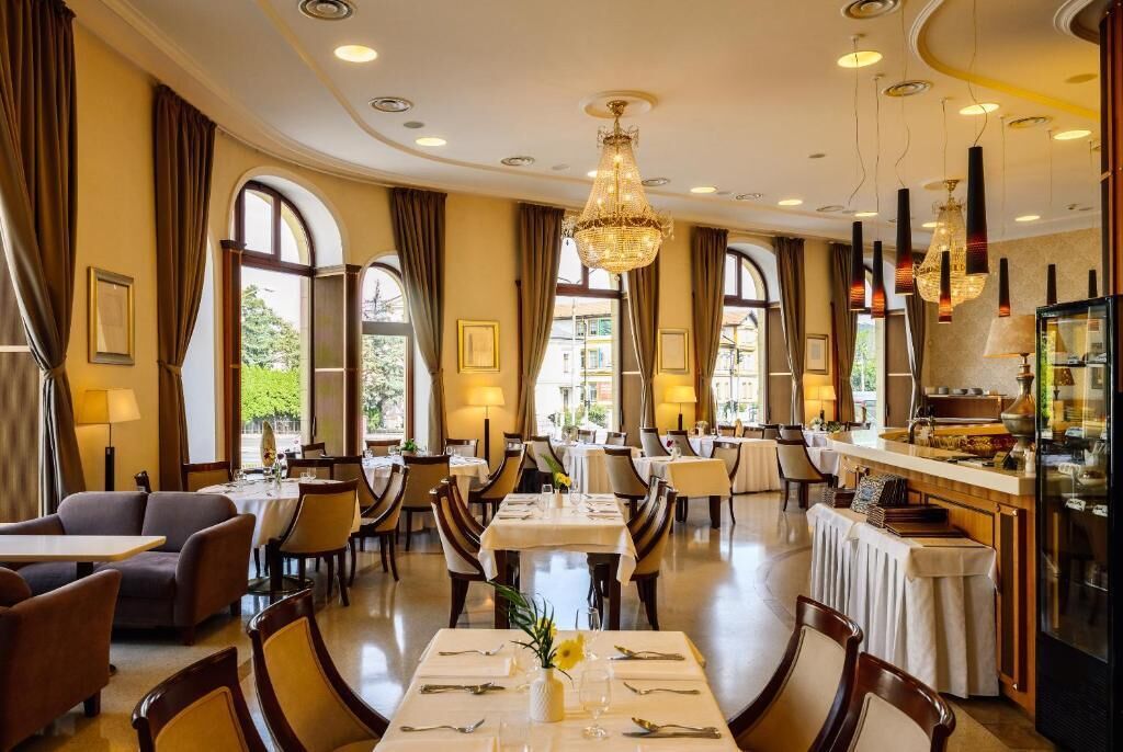 Colazione a buffet a pagamento, servita tutte le mattine 