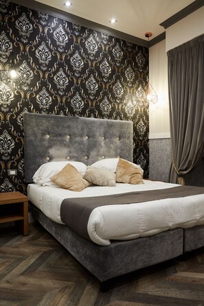 Matelas mémoire de forme, minibar, coffres-forts dans les chambres