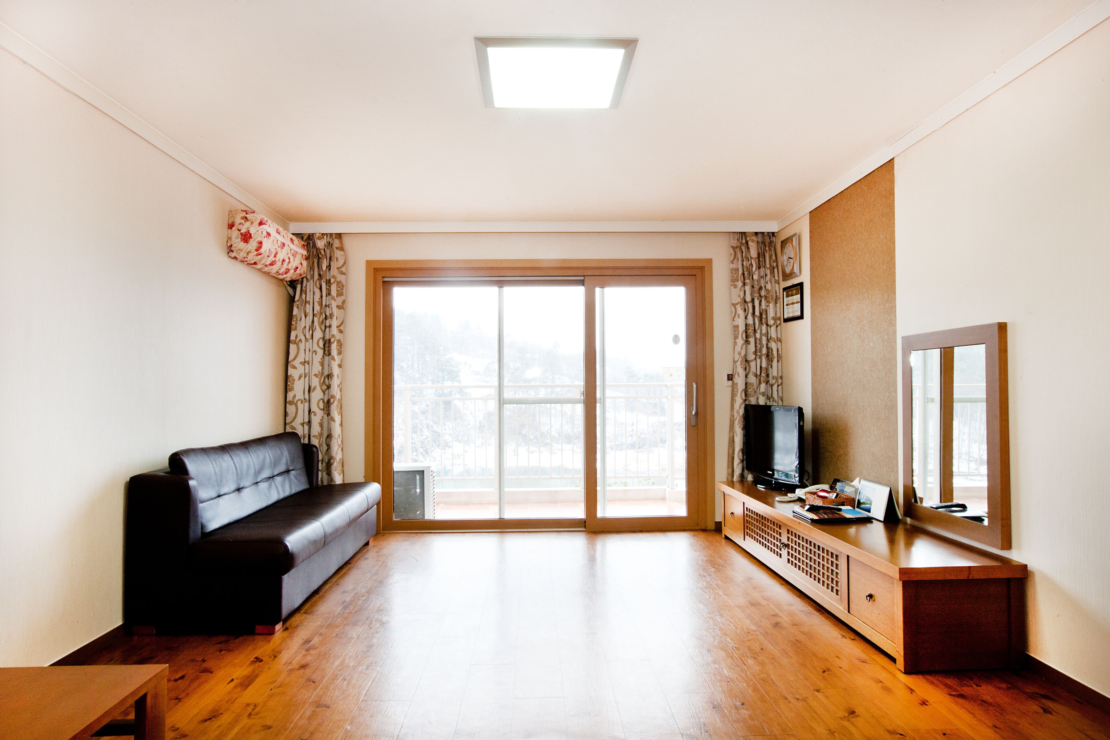 suite (kitchen/standard/ondol) | 1 bedroom, premium bedding, blackout curtains, free wifi