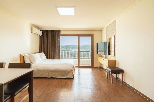 Premium bedding, blackout curtains, free WiFi, bed sheets