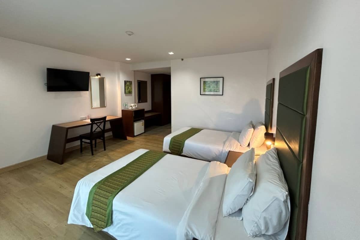 Superior Twin Room | Free minibar, in-room safe, blackout drapes, soundproofing