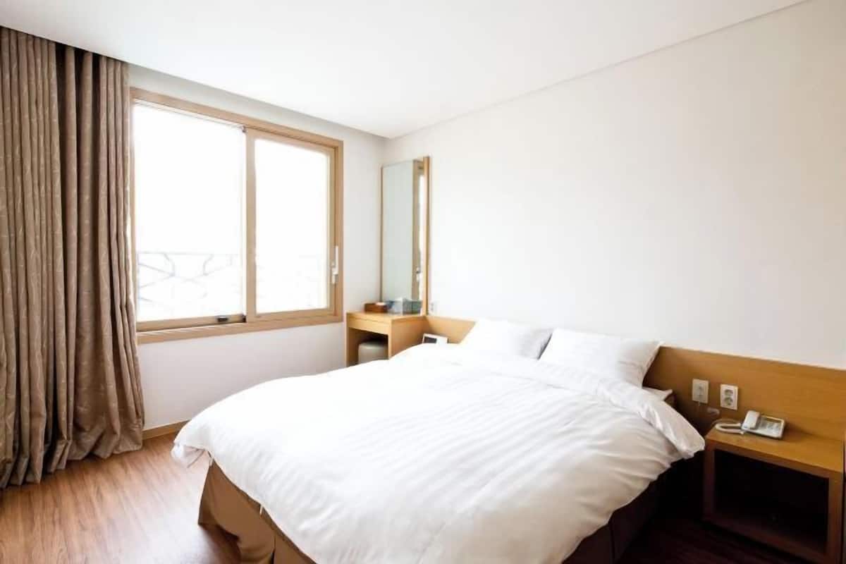 1 camera, biancheria da letto di alta qualità, tende oscuranti