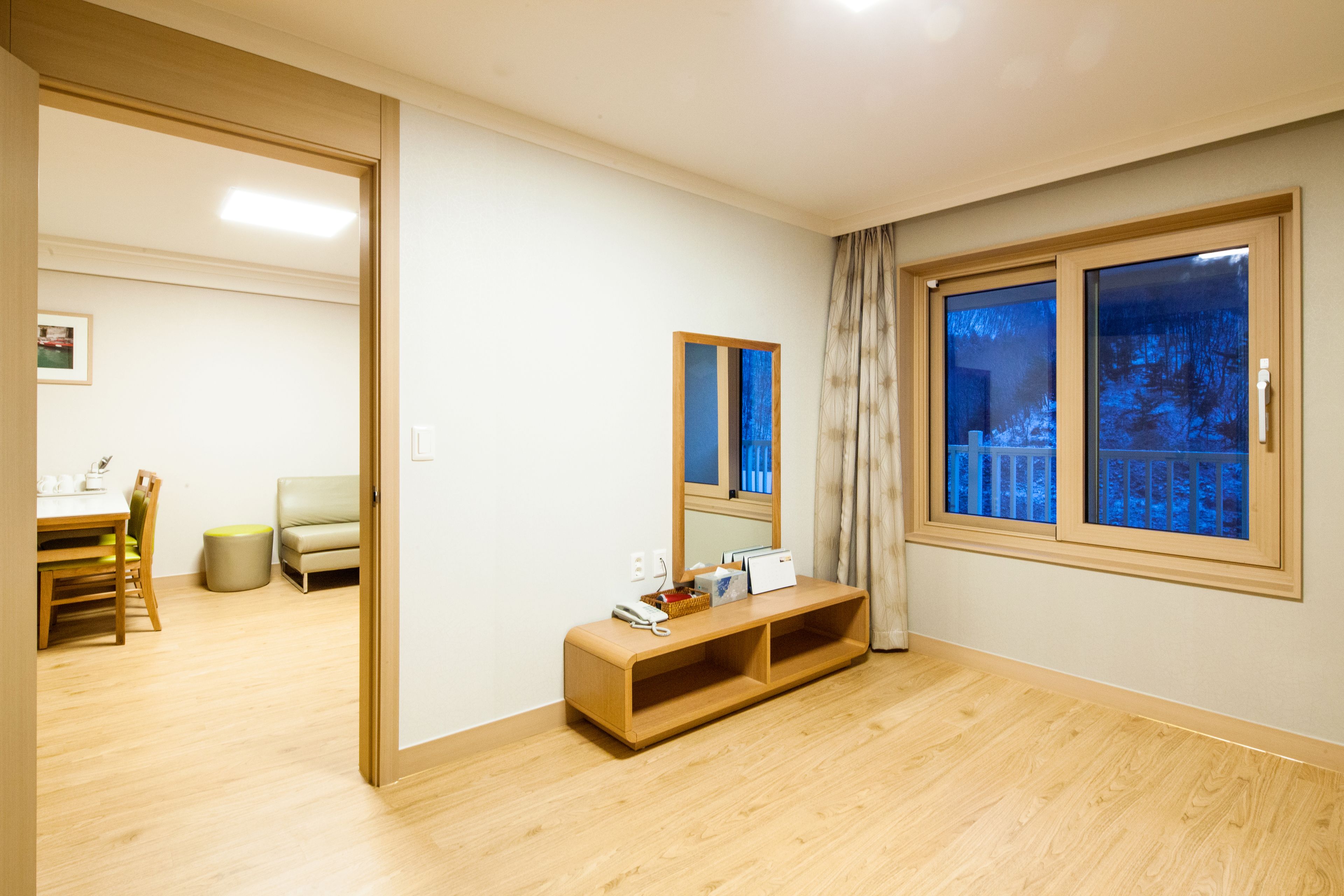 1 bedroom, premium bedding, blackout curtains, soundproofing