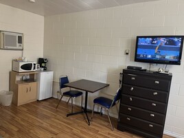 标准房, 2 张双人床, 无烟房 | 免费 WiFi、床单