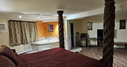 Parkway Motel & European Lodges