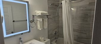 Parkway Motel & European Lodges
