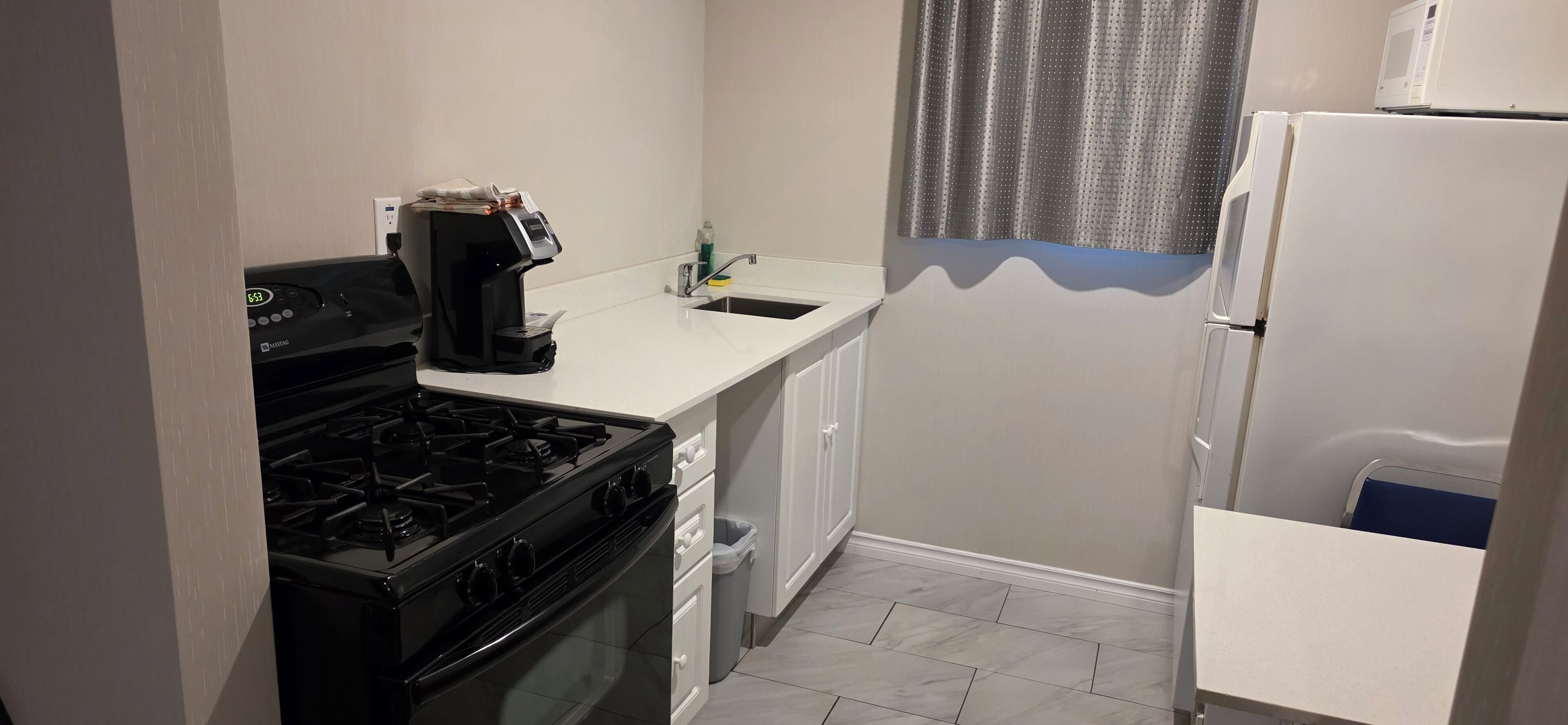 Deluxe Room, Kitchenette (Two Queen Beds) | Private kitchenette