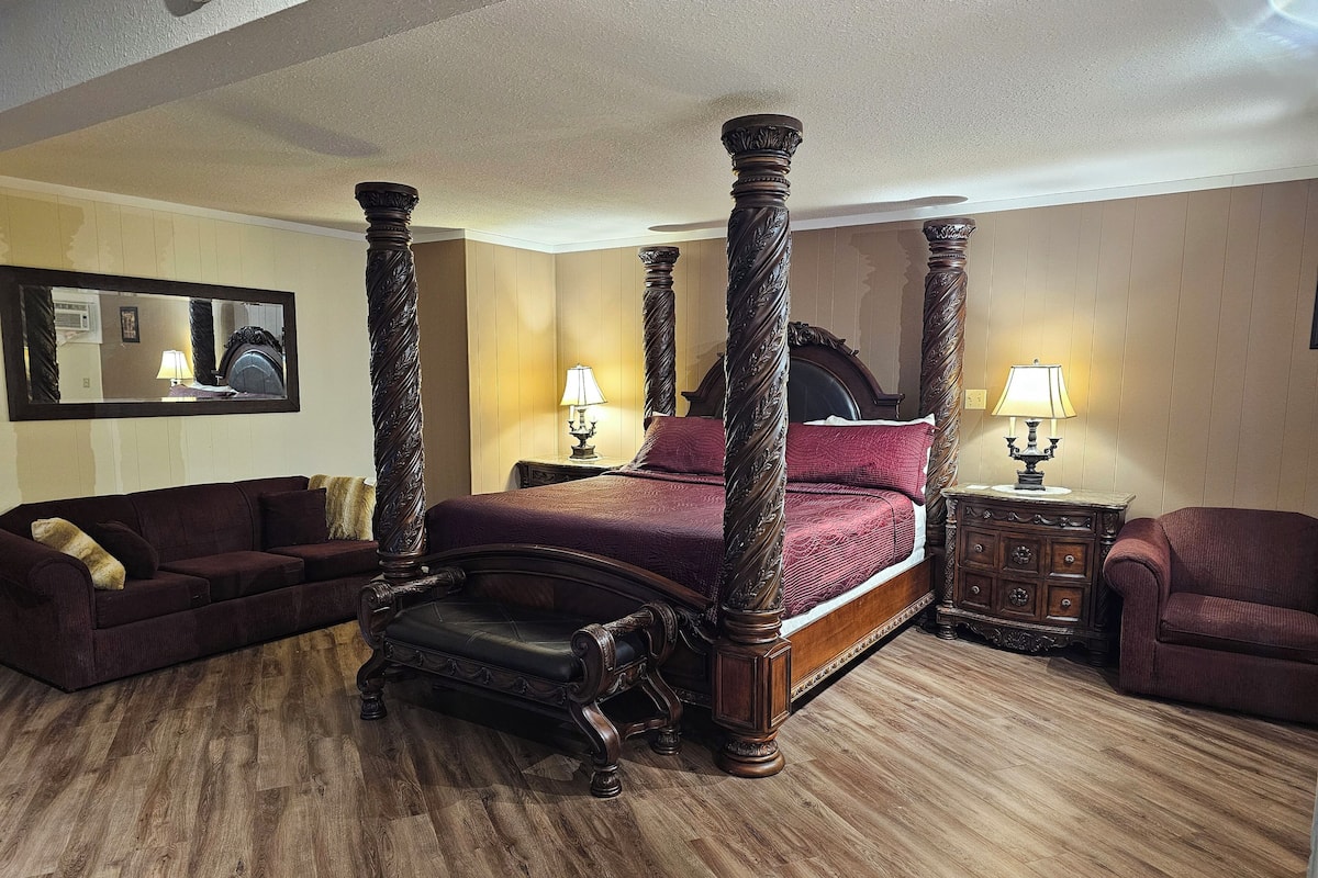 Jacuzzi Suite | Interior