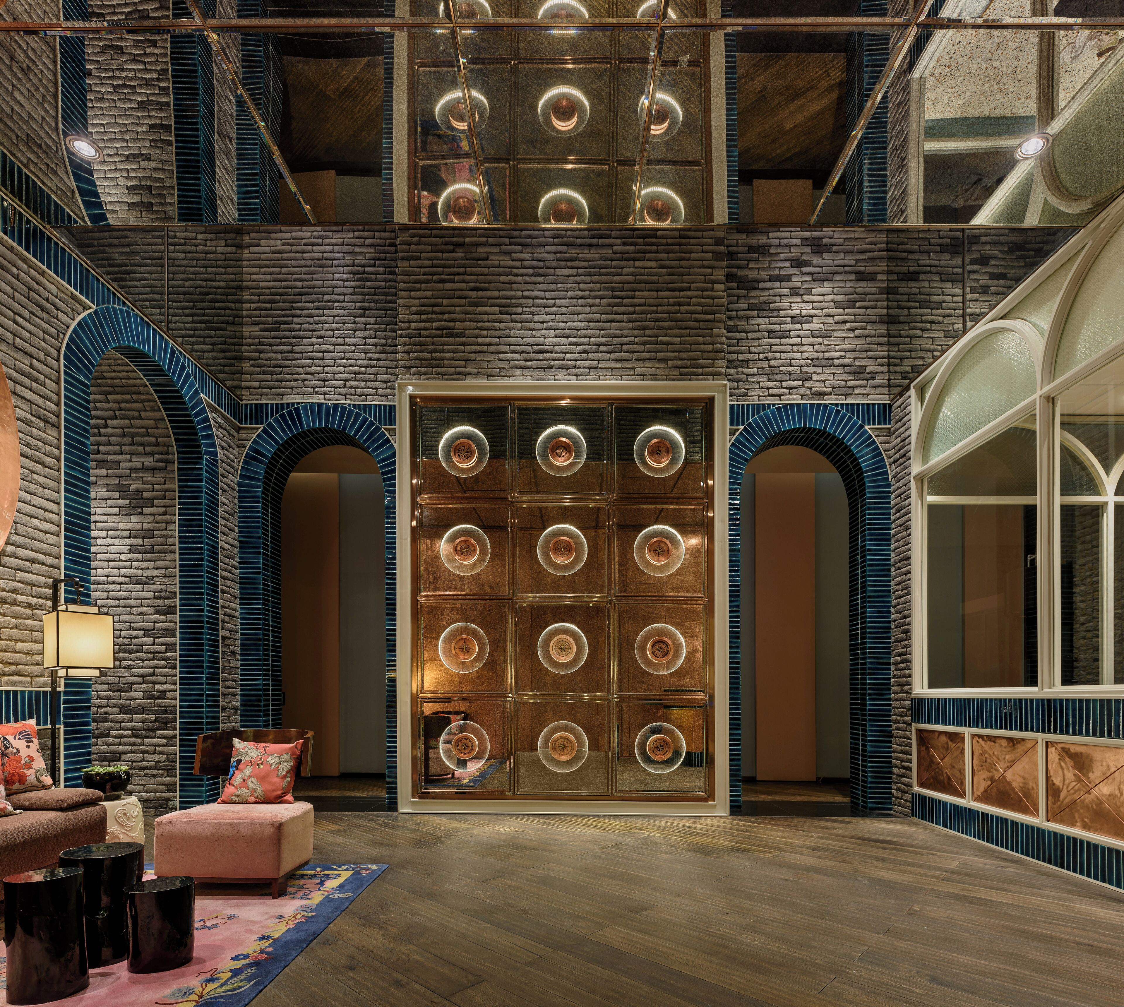 6 restaurants, breakfast, lunch, dinner served; french cuisine