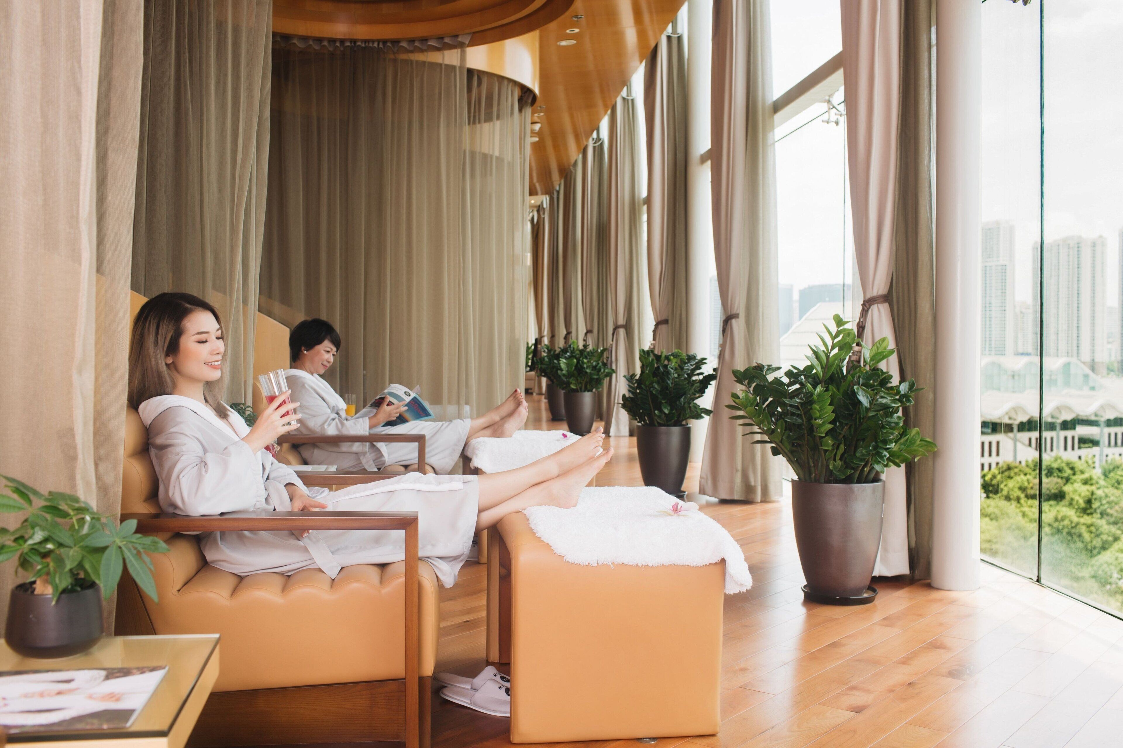 couples treatment room(s), body treatments, hydrotherapy, aromatherapy