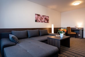 Suite | 1 bedroom, desk, blackout drapes, soundproofing