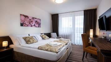 Suite | 1 bedroom, desk, blackout drapes, soundproofing