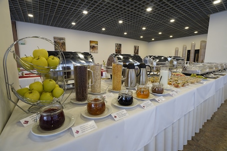Free daily buffet breakfast. Hotel Satel