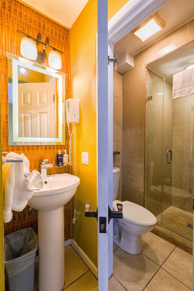 Seascape Tropical Inn by null