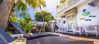 Seascape Tropical Inn - Adult Exclusive