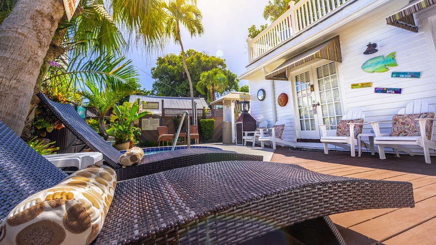 Seascape Tropical Inn - Adult Exclusive