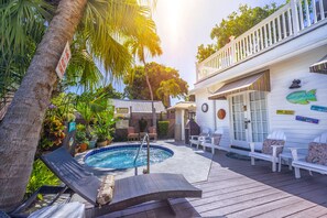 Outdoor spa tub - Seascape Tropical Inn - Adult Exclusive (Key West)