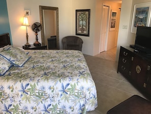 Iron/ironing board, free WiFi, alarm clocks - Surfside Beach Resort by Counts - Oakes Resort Properties (Miramar Beach)