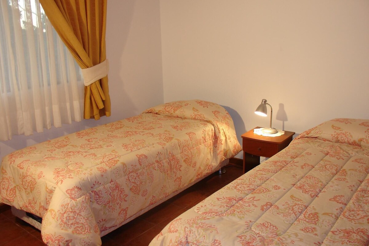 3 bedrooms, hypo-allergenic bedding available, Select Comfort beds