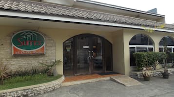 Pintu masuk hartanah