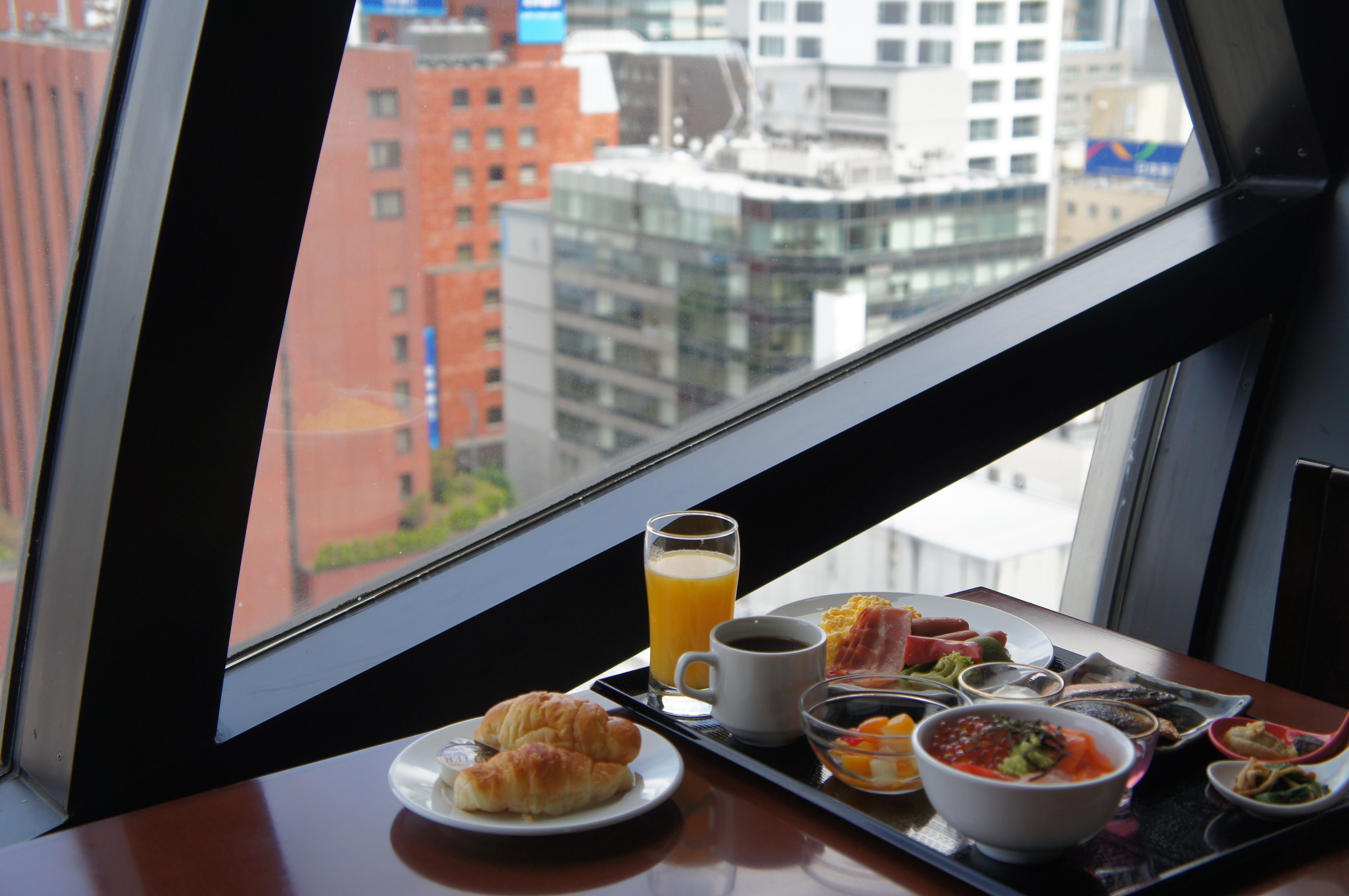 daily buffet breakfast (jpy 1500 per person)