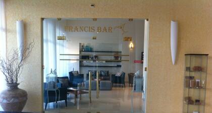Hotel Francis
