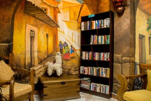 Library - Las Brisas Centro Hotel (La Paz)