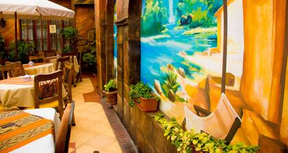 Las Brisas Centro Hotel