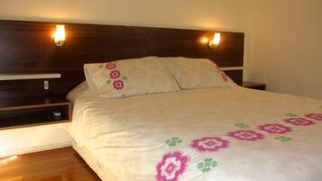Standard Apartment (304) | 1 bedroom, down duvets, individually furnished, blackout curtains